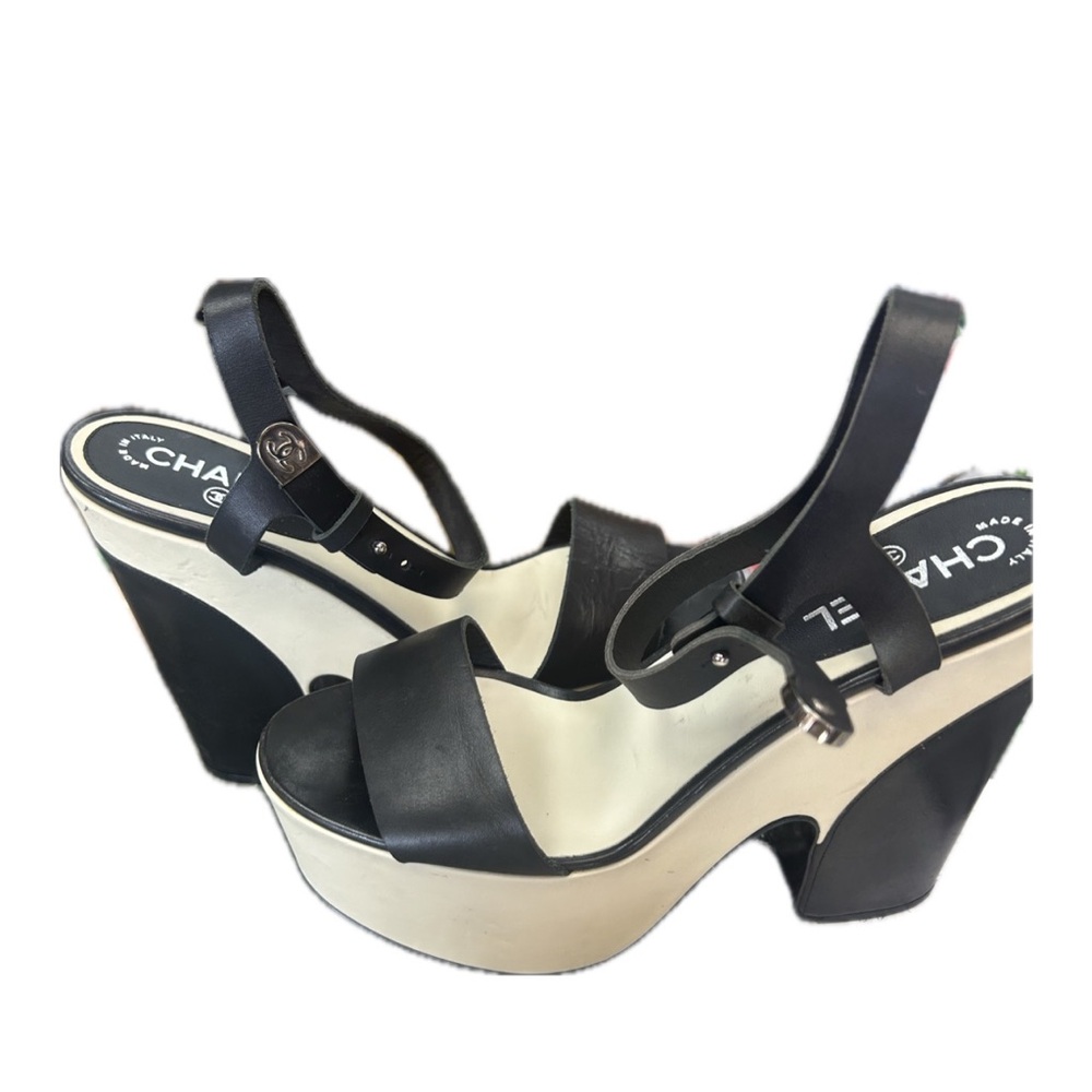 CHANEL Black and Cream Platform Heels